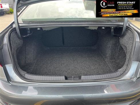 Used 2024 Volkswagen Jetta SE image 7