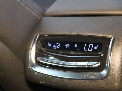 Used 2022 Cadillac XT6 Premium Luxury w/ Platinum Package AWD/4WD image 15