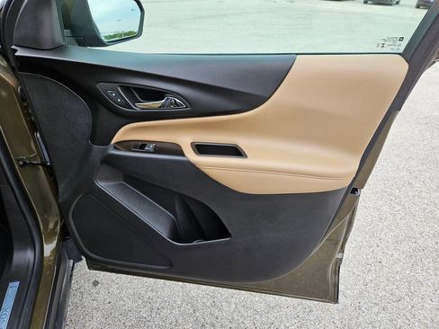 Used 2024 Chevrolet Equinox Premier FWD image 31
