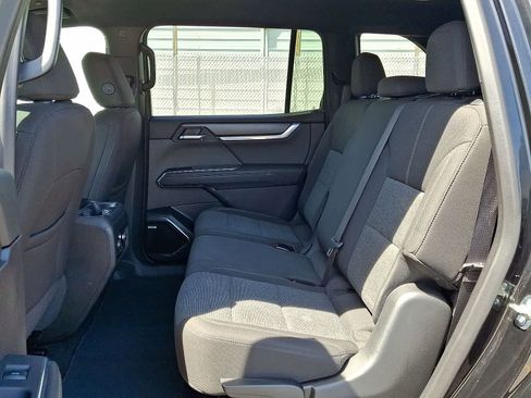 Certified 2025 GMC Acadia Elevation FWD image 31