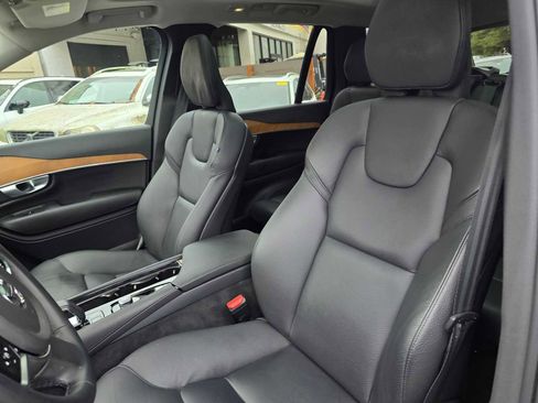 Certified 2024 Volvo XC90 T8 Plus w/ Protection Package Premier image 22