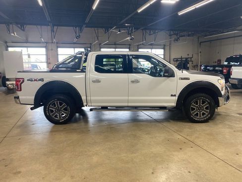 Used 2015 Ford F150 XLT w/ Equipment Group 302A Luxury image 4