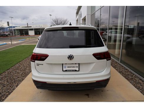 Used 2020 Volkswagen Tiguan SEL image 5