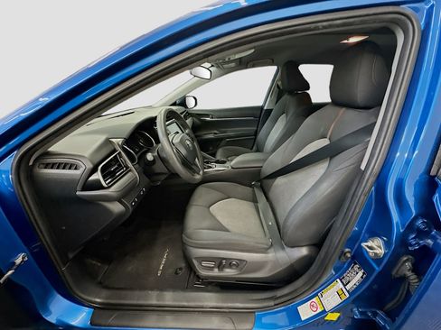 Used 2019 Toyota Camry LE FWD image 13