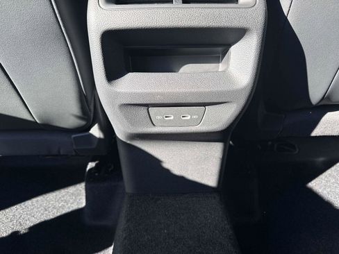 New 2026 Volkswagen Tiguan SE image 16