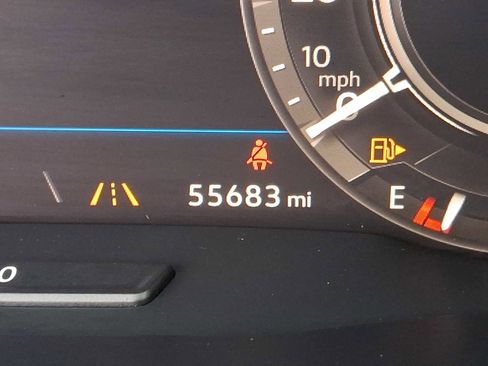 Used 2019 Volkswagen Tiguan SEL Premium image 19