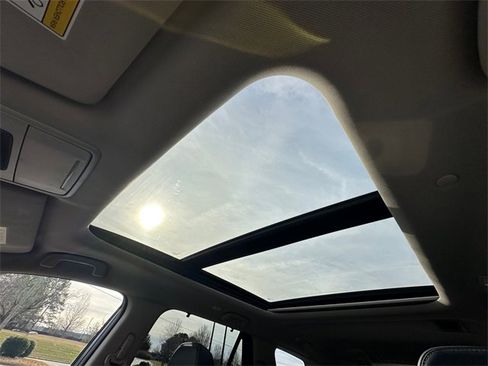 Used 2023 Honda Pilot Touring image 28