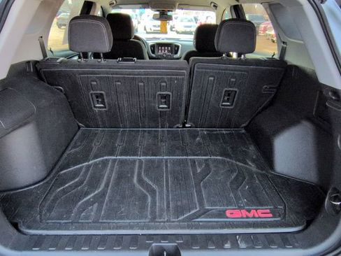 Used 2023 GMC Terrain SLE w/ Driver Convenience Package image 26