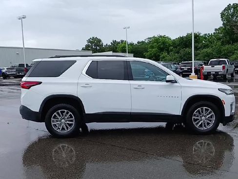 Certified 2023 Chevrolet Traverse LT FWD image 9