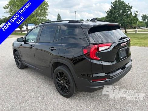 Used 2024 GMC Terrain SLE w/ Driver Convenience Package AWD/4WD image 4
