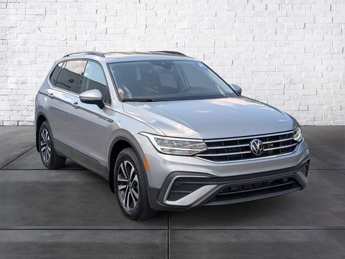 Used 2024 Volkswagen Tiguan S FWD image 2