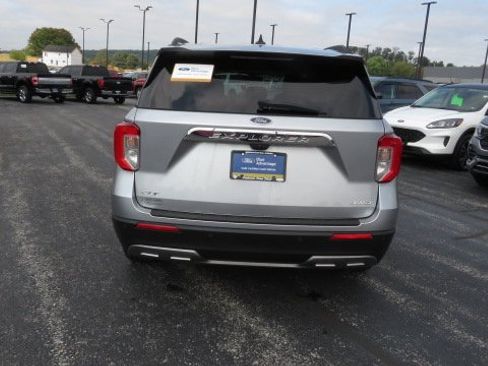 Certified 2022 Ford Explorer XLT w/ Equipment Group 202A image 15