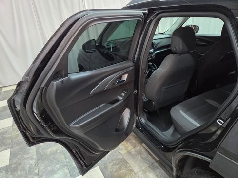 Used 2021 Chevrolet TrailBlazer LT w/ Convenience Package image 11