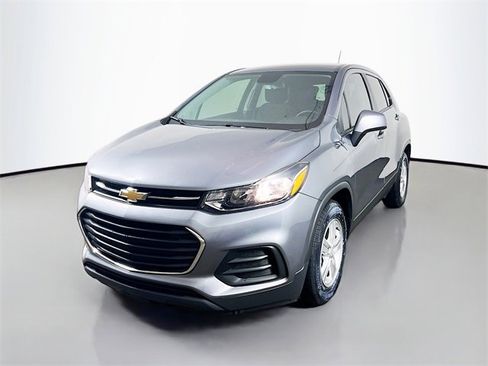 Used 2020 Chevrolet Trax LS w/ Tint and Cruise Package image 5