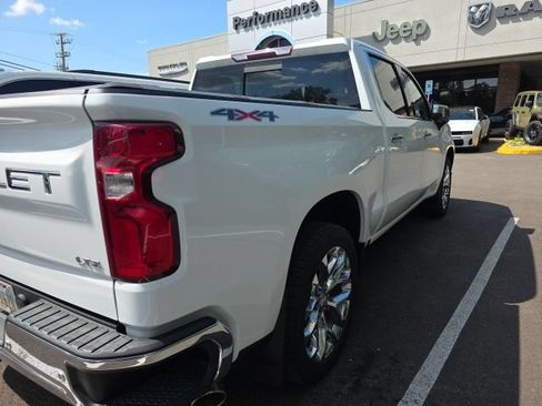Used 2021 Chevrolet Silverado 1500 LTZ w/ LTZ Convenience Package II AWD/4WD image 10