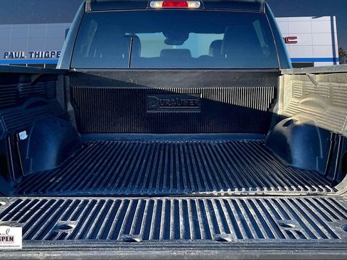 Used 2024 RAM 1500 Laramie AWD/4WD image 7