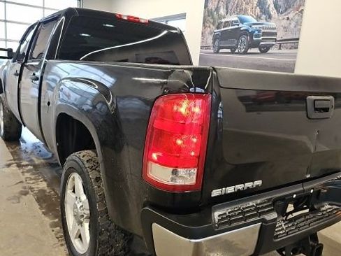 Used 2014 GMC Sierra 2500 SLE w/ SLE Preferred Package image 9