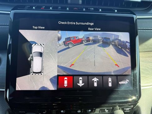 Used 2023 Jeep Grand Cherokee L Limited w/ Luxury Tech Group II image 20