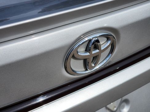 Used 2022 Toyota Corolla SE image 12