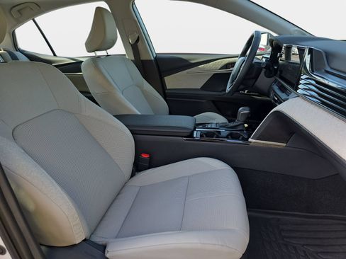 Used 2026 Toyota Camry XLE w/ Premium Plus Package FWD image 10