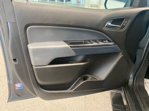 Used 2017 Chevrolet Colorado Z71 AWD/4WD image 23