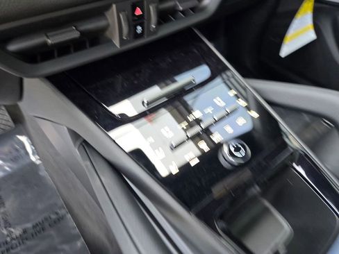 New 2026 Porsche Cayenne image 22