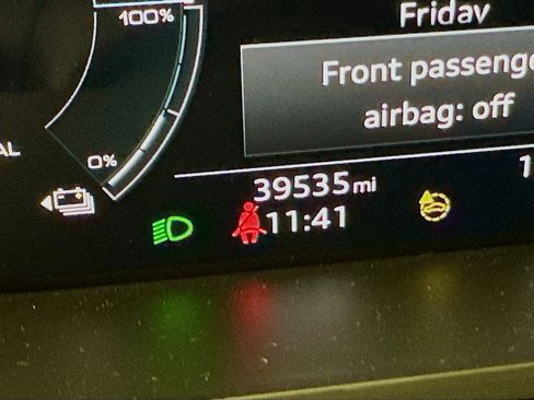 Used 2021 Audi e-tron Premium w/ Convenience Plus Package AWD/4WD image 19