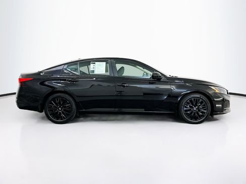 Used 2024 Nissan Altima 2.5 SV w/ SV Premium Package FWD image 10