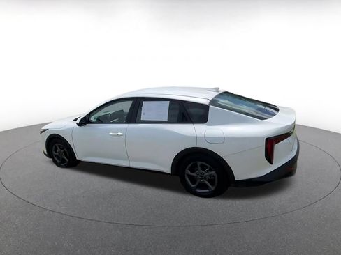 Used 2025 Kia K4 FWD image 10
