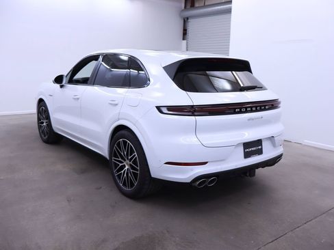 New 2024 Porsche Cayenne S image 6