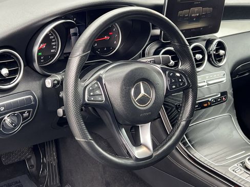 Used 2019 Mercedes-Benz GLC 300 4MATIC image 12