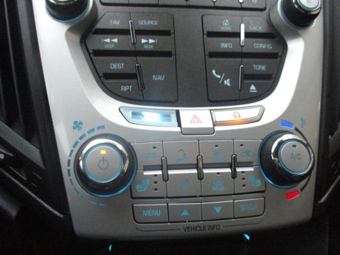 Used 2015 Chevrolet Equinox LTZ image 13