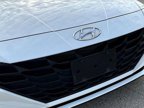 Used 2022 Hyundai Elantra SEL w/ Cargo Package image 28