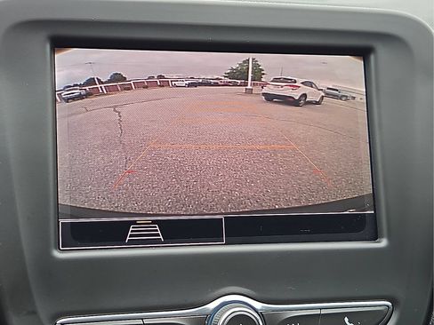 Used 2024 Chevrolet Equinox LT FWD image 16
