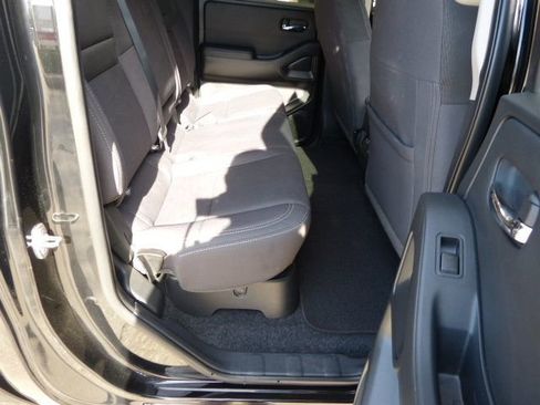 Used 2024 Nissan Frontier SV w/ SV Convenience Package image 16