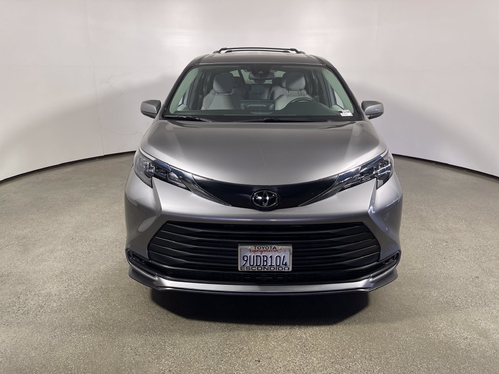 Certified 2026 Toyota Sienna LE AWD/4WD image 8