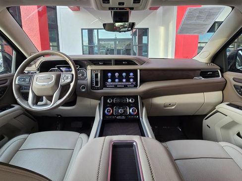 Used 2021 GMC Yukon Denali w/ Denali Premium Package AWD/4WD image 22