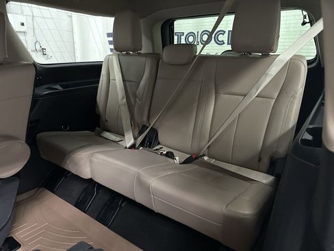Used 2023 Ford Expedition Max XLT image 23