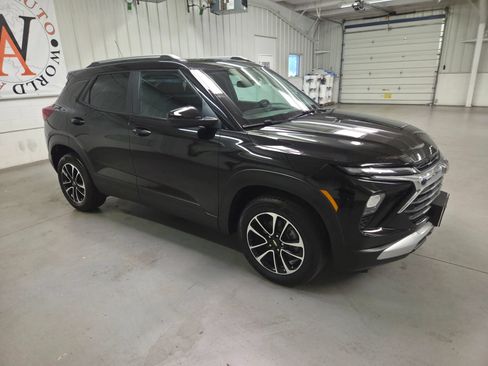 Used 2025 Chevrolet TrailBlazer LT AWD/4WD image 10