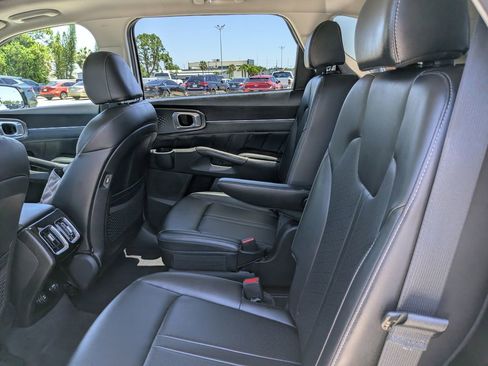 Certified 2023 Kia Sorento SX FWD image 19