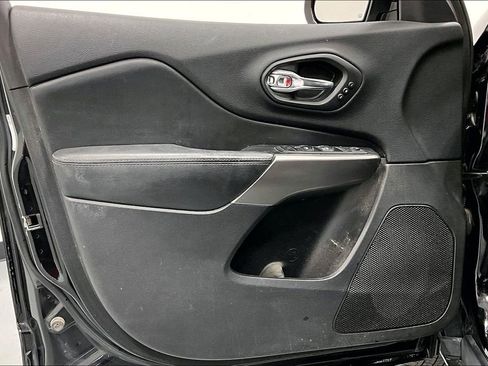 Used 2020 Jeep Cherokee Limited image 20