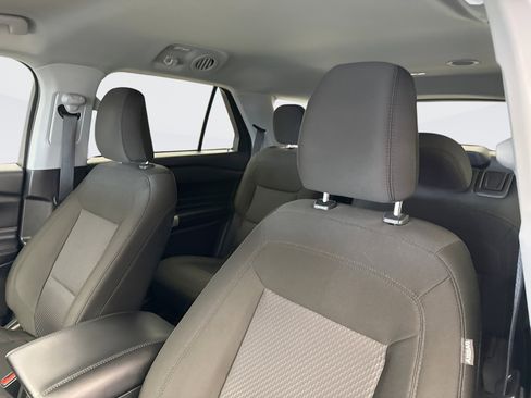 Used 2022 Ford Explorer XLT image 10