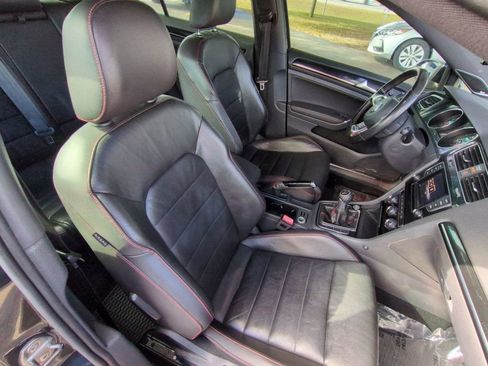 Used 2015 Volkswagen GTI SE image 21