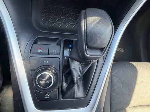 Used 2019 Toyota RAV4 XLE w/ Convenience Package AWD/4WD image 26