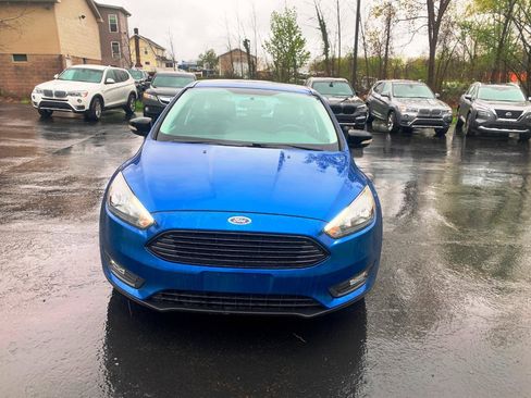 Used 2018 Ford Focus SEL w/ Winter Package FWD image 2