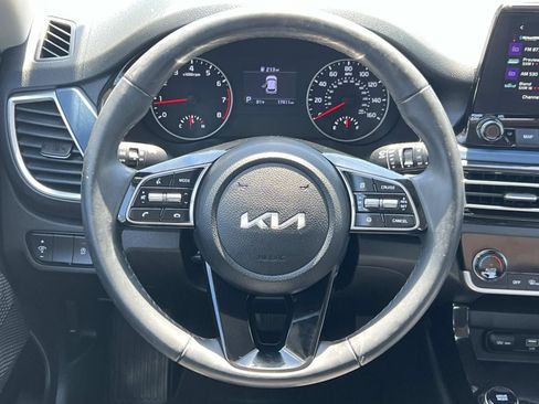 Used 2023 Kia Seltos S w/ Navigation Package FWD image 24