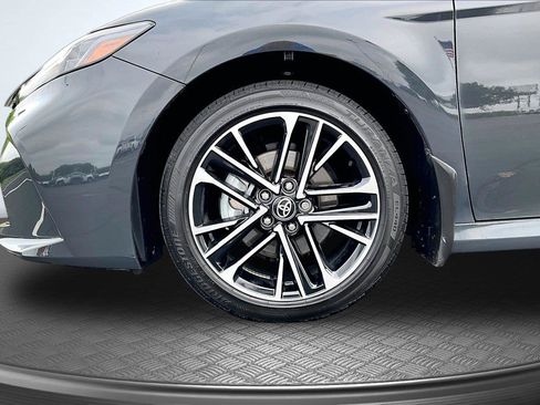 Used 2026 Toyota Camry XLE AWD/4WD image 10