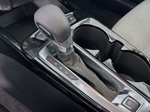 Used 2025 Chevrolet Trax LT image 23