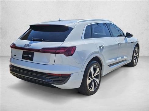 Certified 2024 Audi Q8 e-tron Premium Plus w/ Premium Plus Package AWD/4WD image 5