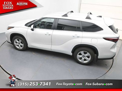 Used 2025 Toyota Highlander LE image 31